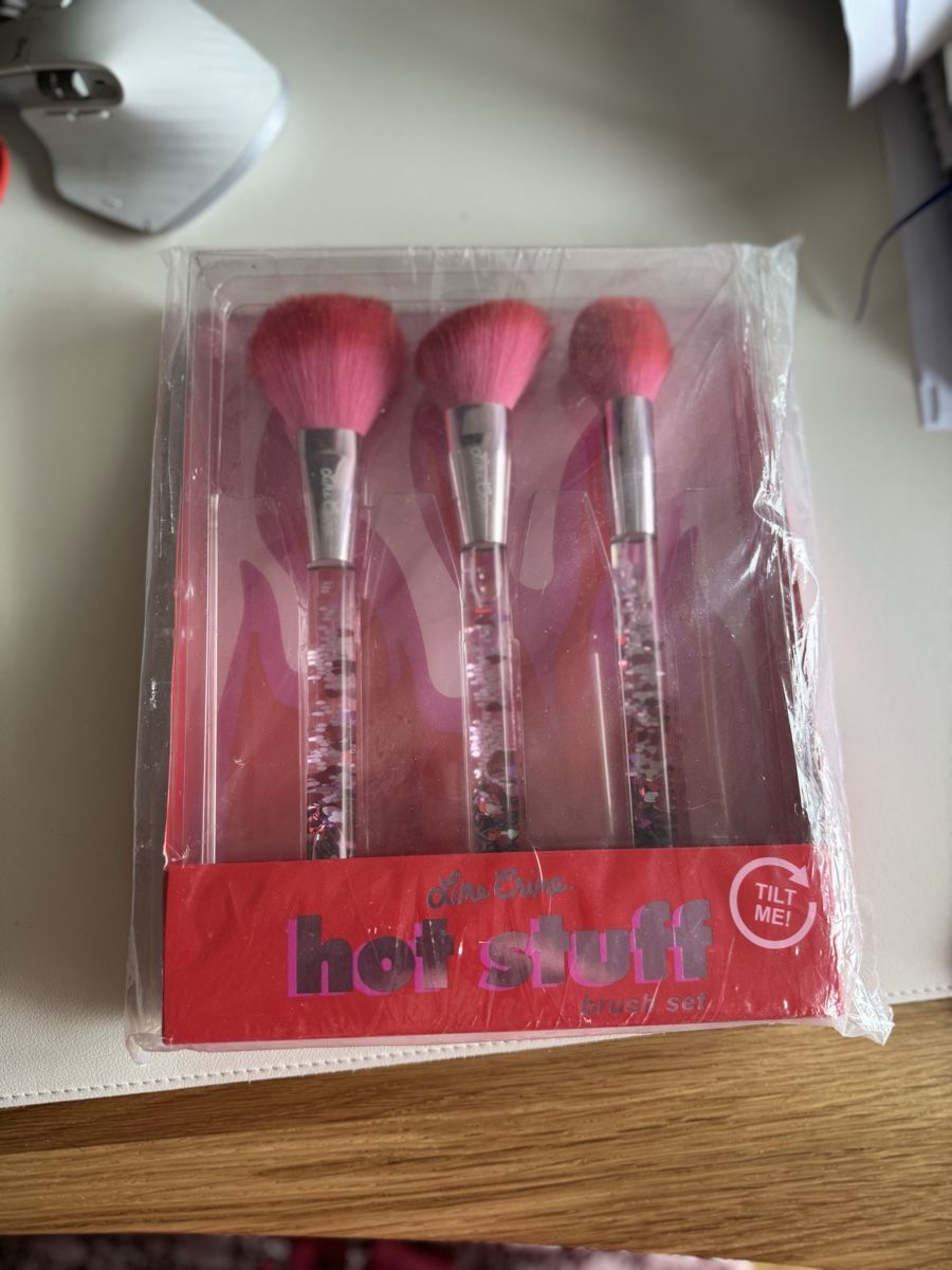 Make-up: Lime crime brushes – Neu und originalverpackt aus St-Gingolph von Ynatka