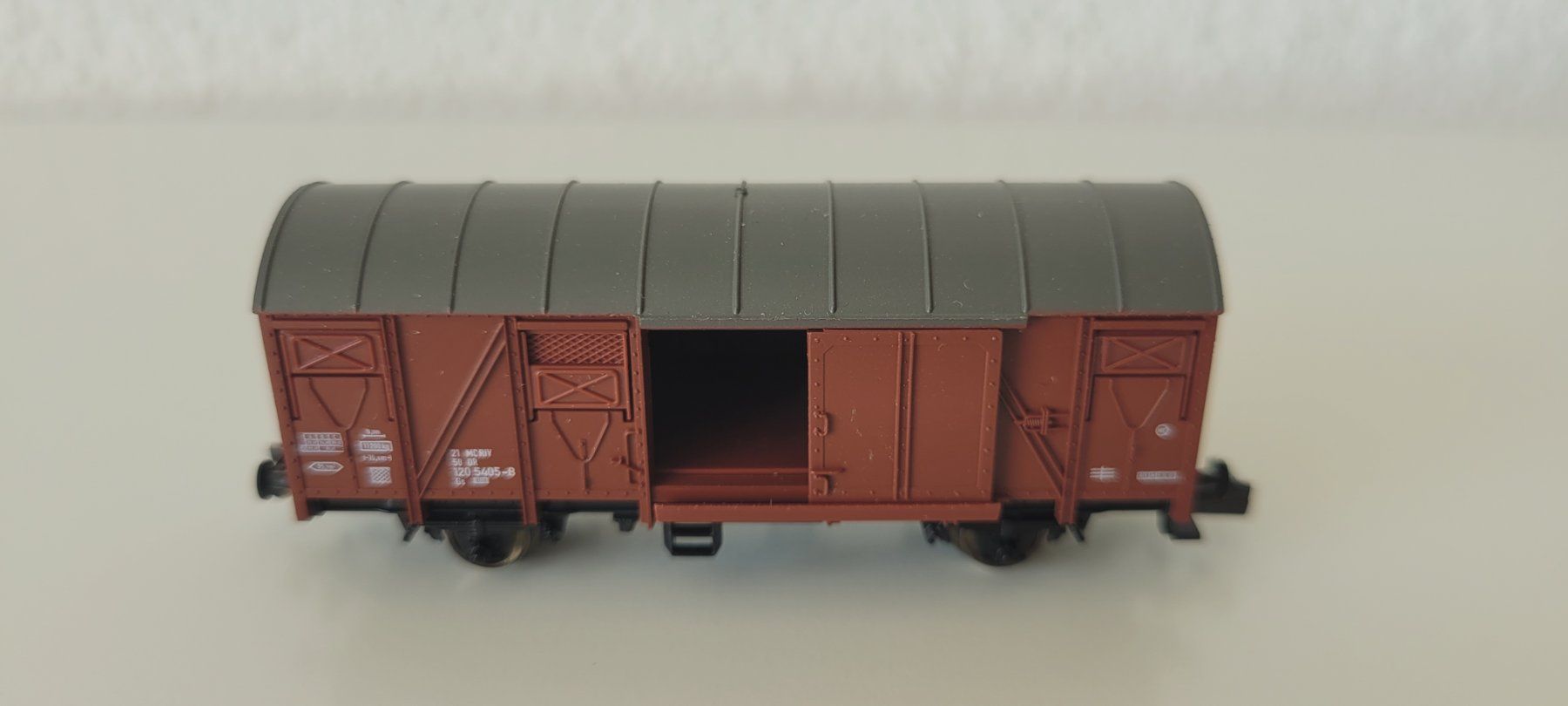 Fleischmann Modellini di ferrovie: Gedeckter Güterwagen Typ Gs – Usato da Wittenbach venduto da Hase113