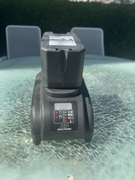 Li-Lon AP Ladestation mit Taski Li-Lon Bateri Li36/6 (Gebraucht) in ...