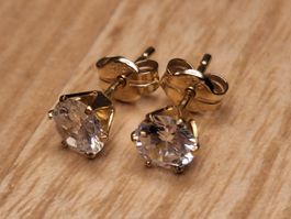 Ohrstecker 8 Karat Gelbgold (punziert 375) Diamanten 0.7 ct.