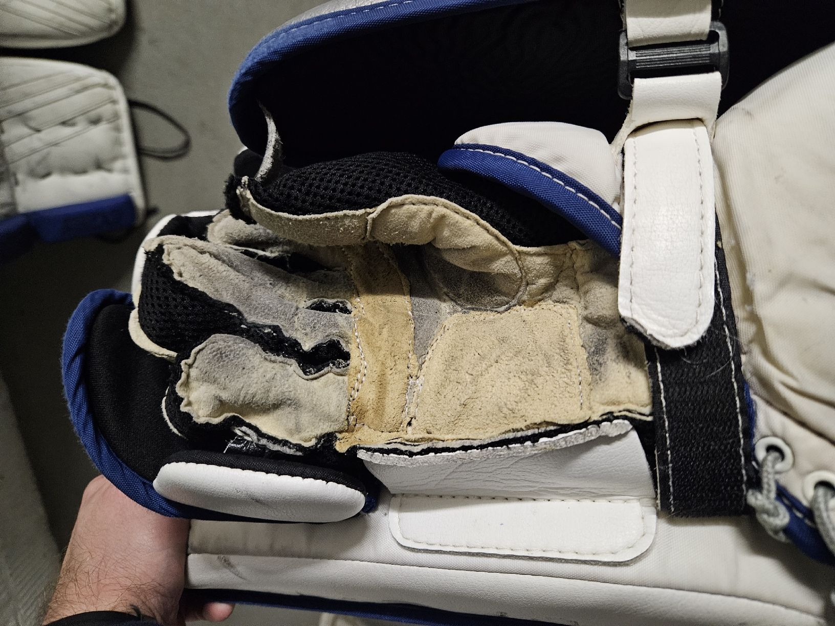 Ccm Bastoni & Pale: Eishockey Torhüter-set 33"1 CCM – Usato da Kappelen venduto da Newbody 1