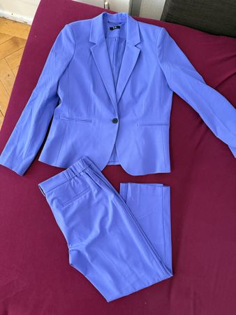 Ensemble/tailleur bleu Majorelle (pastel)