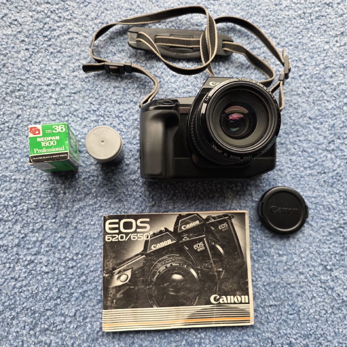 Canon Fotocamera: Canon EOS Kamera mit Blitz, Fujifilm + Tragtasche – Usato da Feldbach venduto da gardenmagic