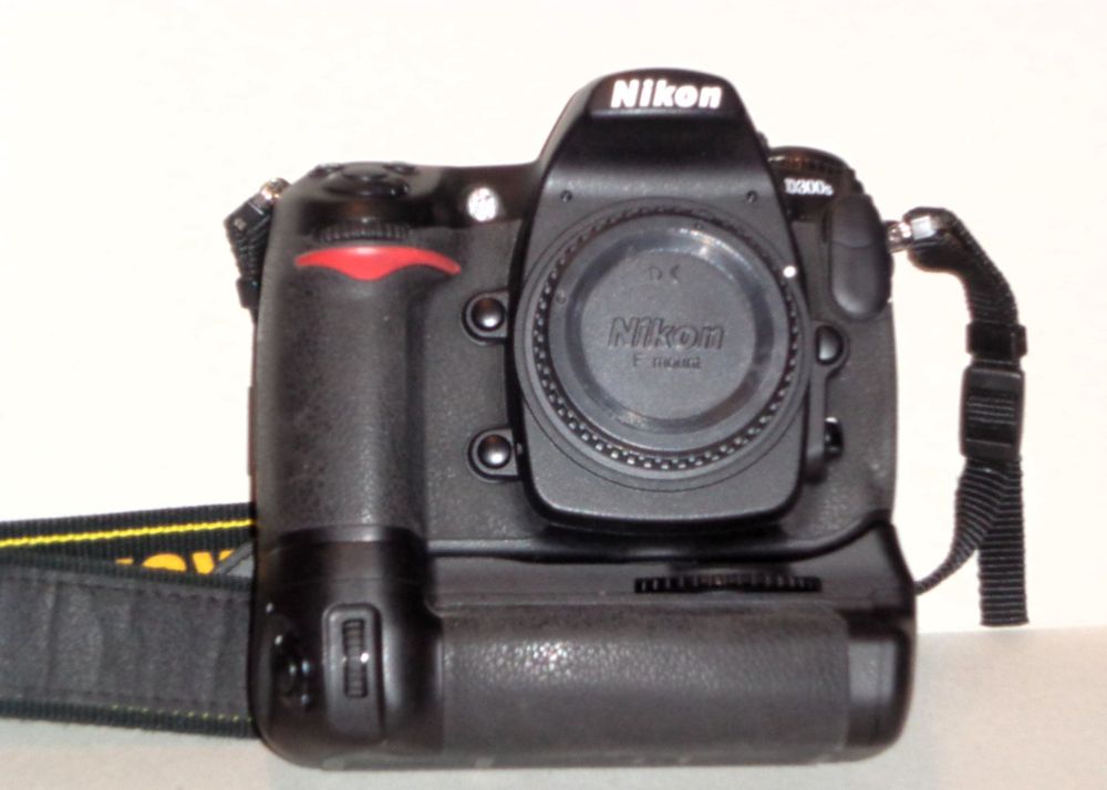 Nikon D 300s (D'occasion) à Les Evouettes pour CHF 180 – avec livraison ...