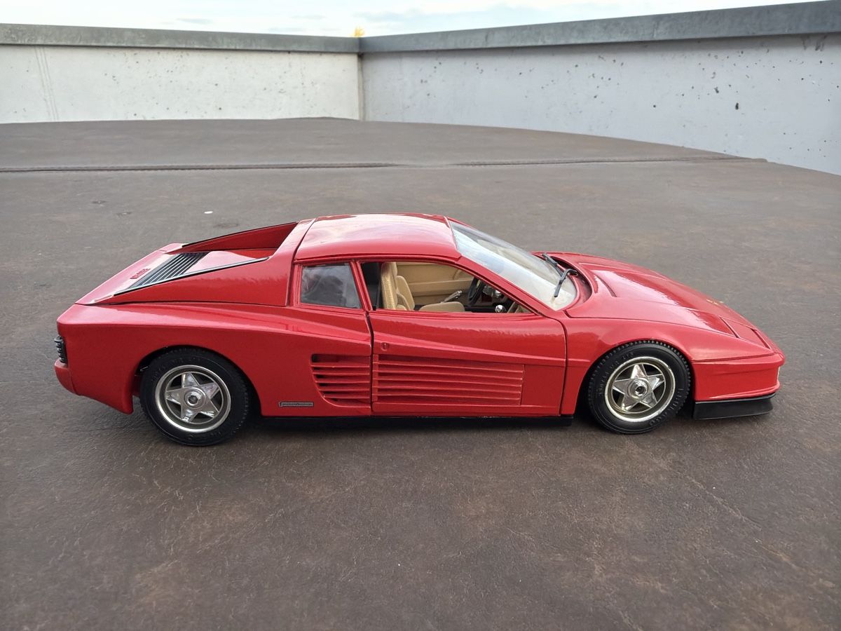Bburago Voitures modèles: Ferrari Testarossa - 1/18 - Bburago – D'occasion à Wolfwil par Rolex1 3