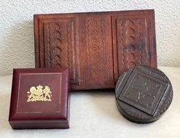 3 verschiedene Schatullen aus Leder