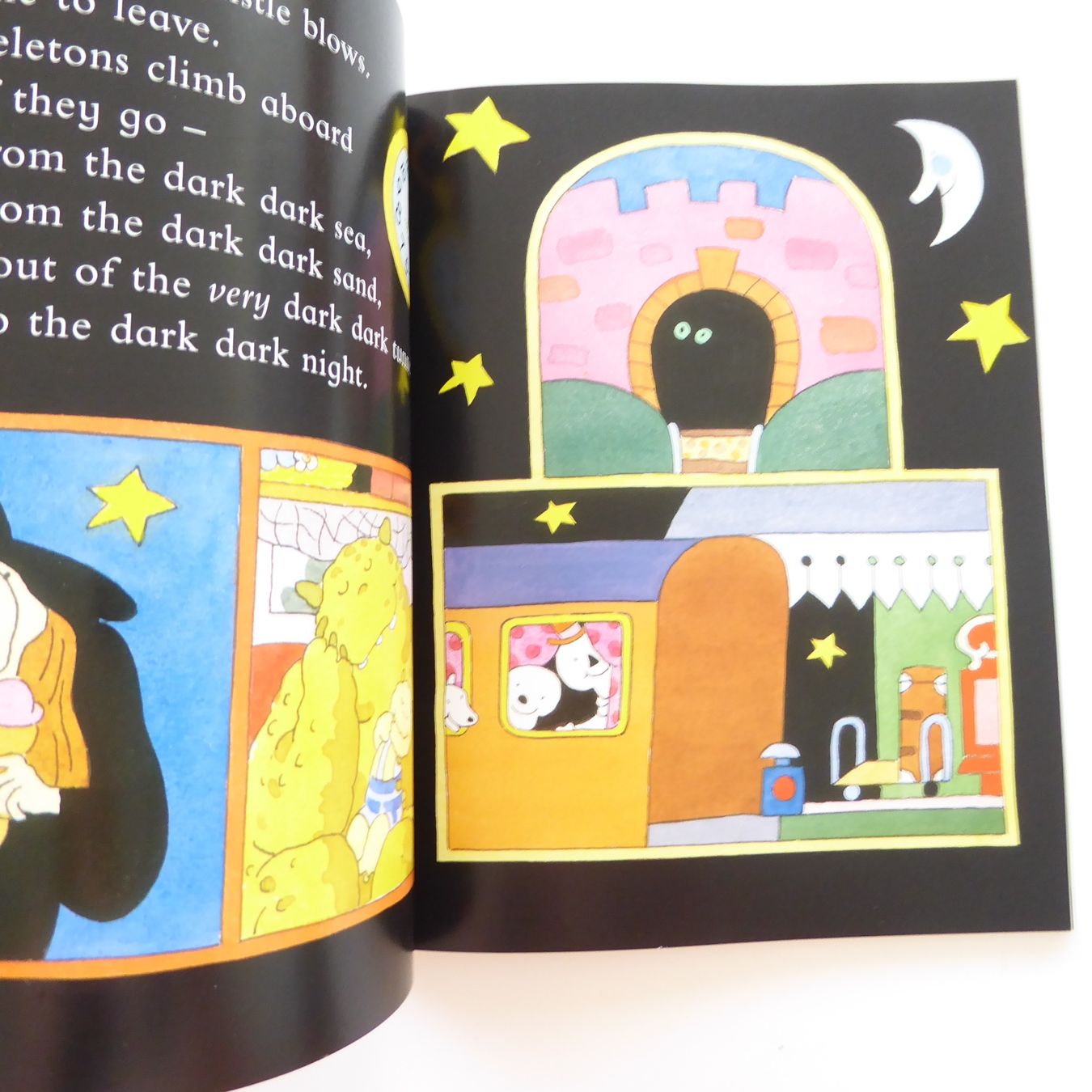 Bücher: Funnybones - A Brillant Bone-rattling Collection – Gebraucht aus Basel von Kunterbunt12 4