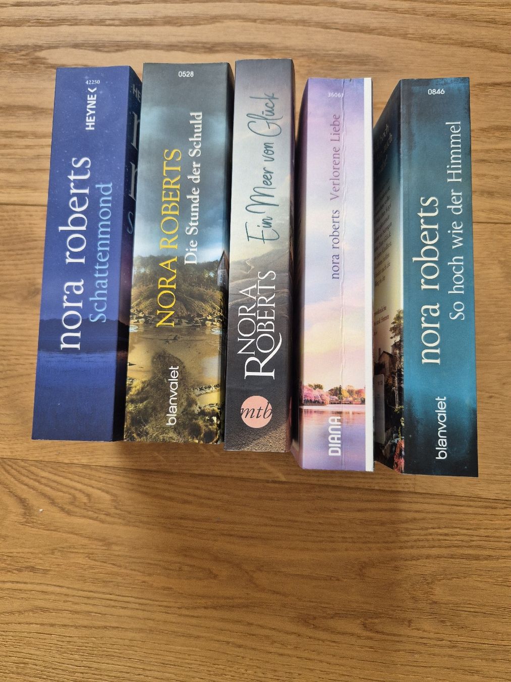 Libri: Nora Roberts Paket – Usato da Schwarzenburg venduto da Esja02 1