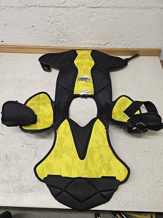 Schutz & Schoner: BAUER Brustoanzer Junior M – Gebraucht aus Mühlethurnen von Narr 3