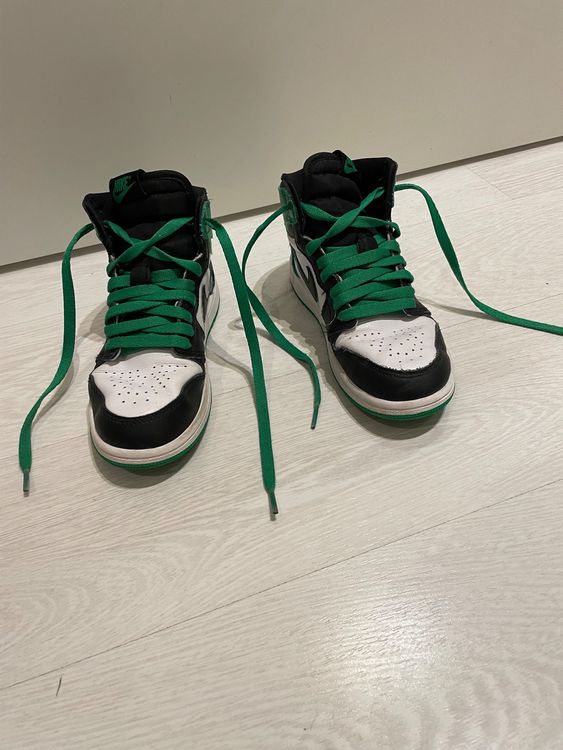 Baskets Nike Air Jordan 1 mid Taille 34 Kaufen auf Ricardo