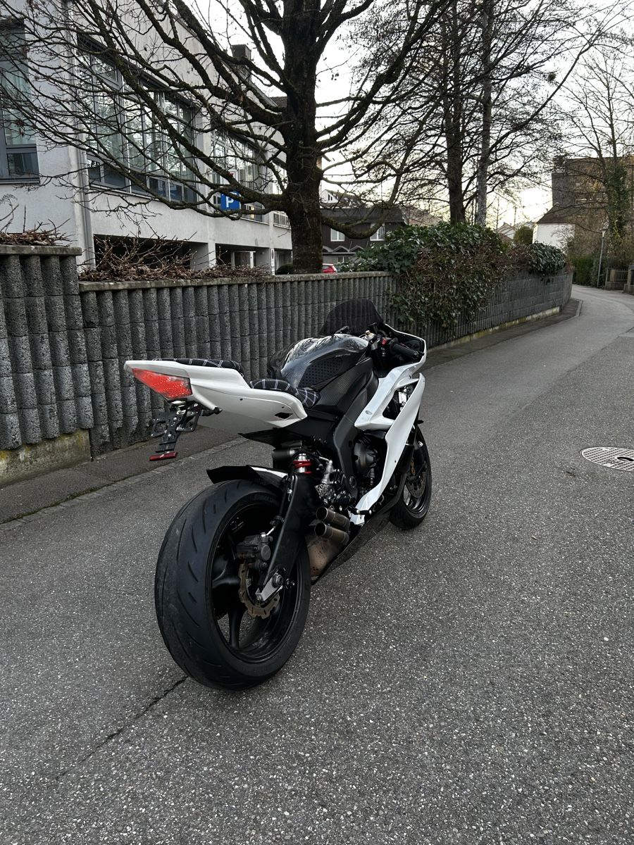 Accessori per altri veicoli: Yamaha R6 RJ11 mit MFK – Usato da Sissach venduto da Frecce3colori 5