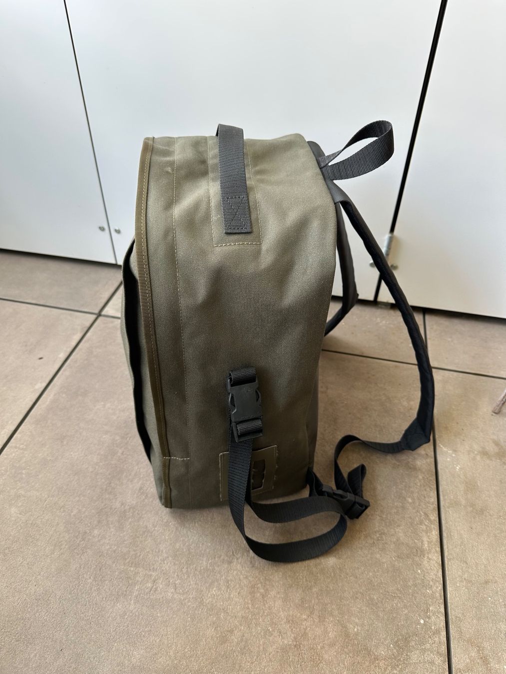 Schweizer Armee Zaini: Schweizer Armee Tagesrucksack – Usato da Ebikon venduto da Gaenggeliwaar 1
