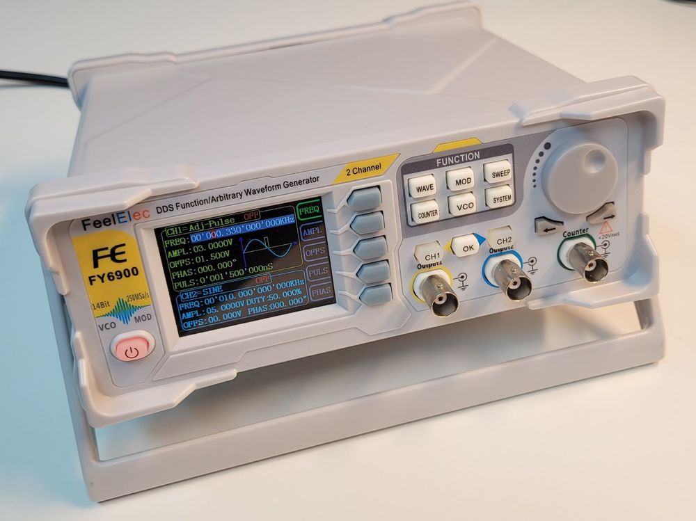 Générateur de fonctions FeelElec FY6900 60MHz (Gebraucht) in Collex für ...