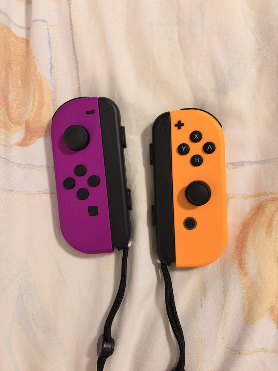 Nintendo Controller: Nintendo Switch JoyCons orange/violett – Usato da Roggwil TG venduto da Cernix