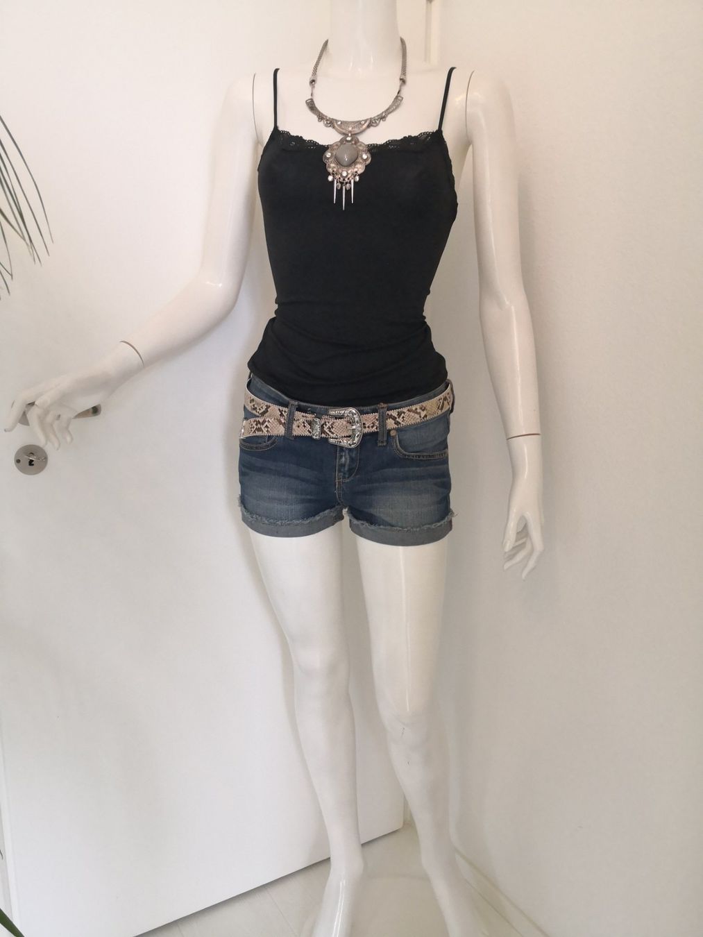 Mango Top: 🤩MANGO TOP STRETCH SCHWARZ MIT SPITZE – Nuovo (secondo la descrizione) da Olten venduto da Naja-Twins-Twins 6