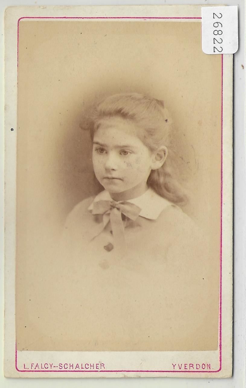 Cartoline postali: Mädchen-Portrait - Photographie de – Usato da Ettingen venduto da Kartenplanet