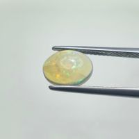 Opal mit Schönem  Ovalem Schliff 1.15ct