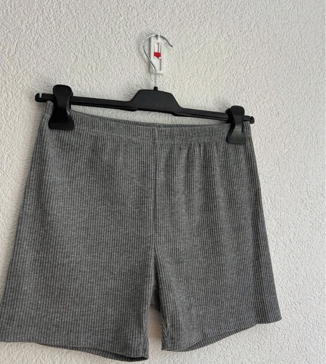 Shein Lotti di vestiti: Set Zweiteiler Top und Leggins – Usato da Chur venduto da jgr_s6mm 3