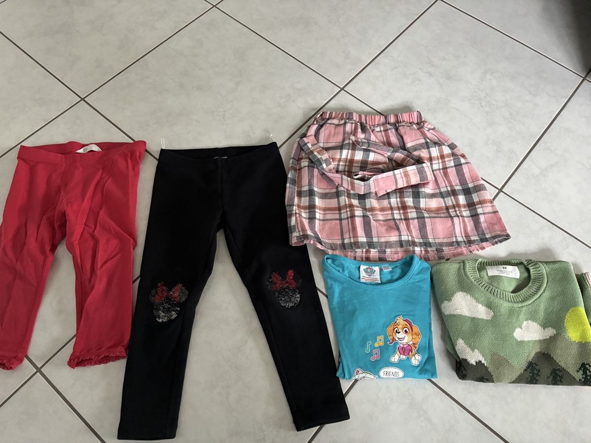Lotti & Set di vestiti: Mädchen Kleiderpaket, Grösse 110/116  Top – Usato da Haag (Rheintal) venduto da 2026Top 1