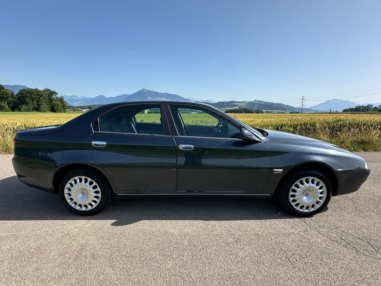 Alfa Romeo Automobili: ALFA ROMEO 2.0 TS – Usato da Hünenberg venduto da Auto-Klinik01 9