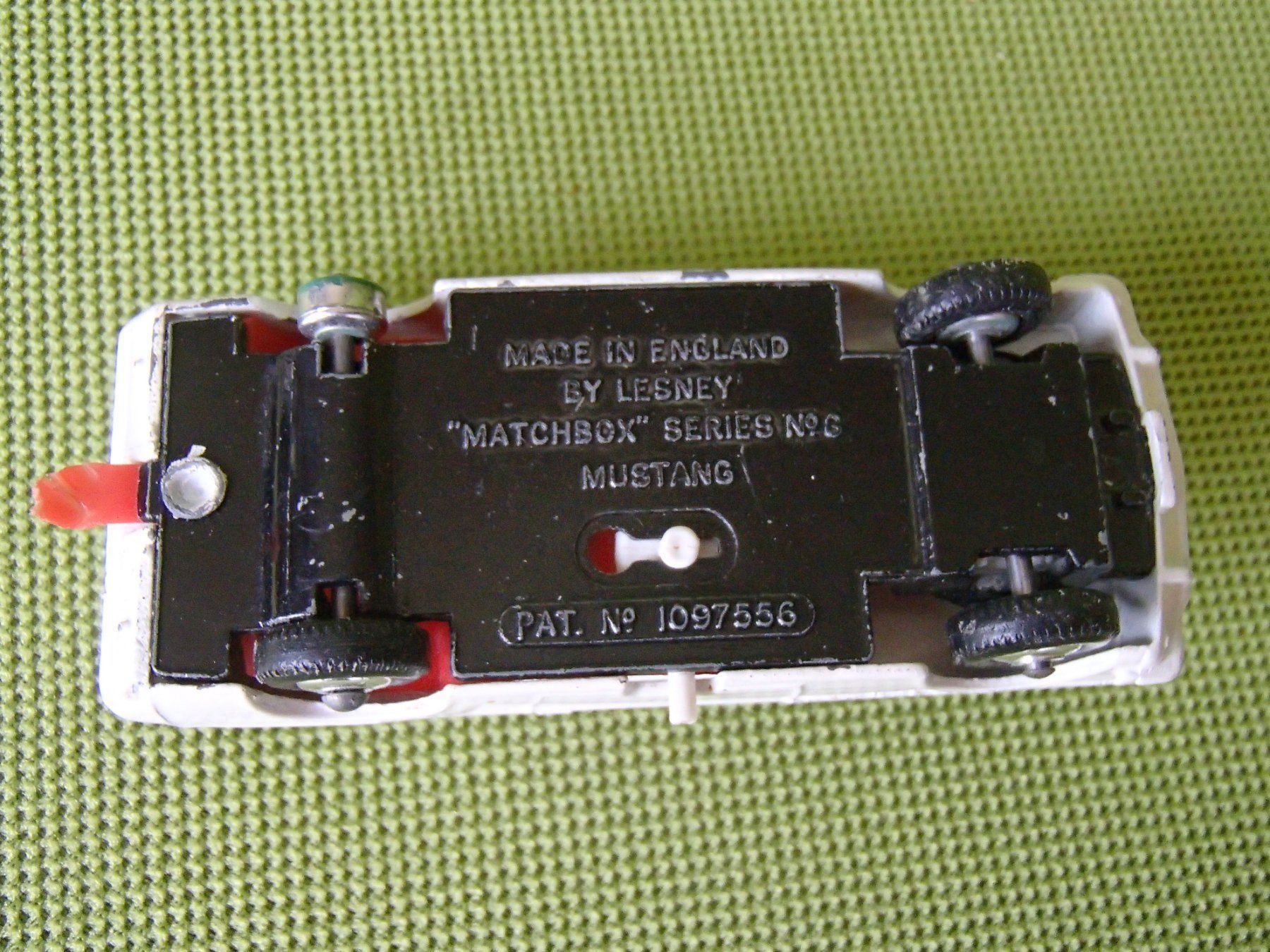 Matchbox Modellini d'auto: weisser Matchbox Ford Mustang – Usato da Schöfflisdorf venduto da pullux 4