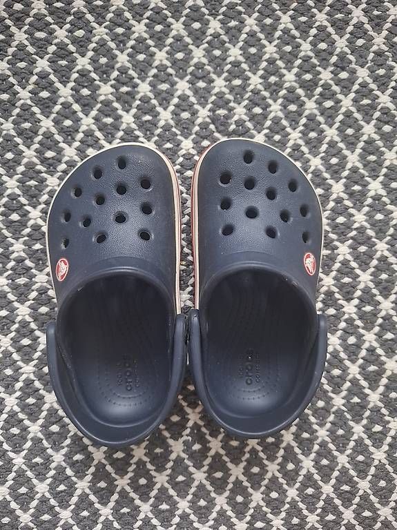 Crocs Chaussures garçon: Crocs Gr C6 (EU 22-23) – D'occasion à Basel par Madi60