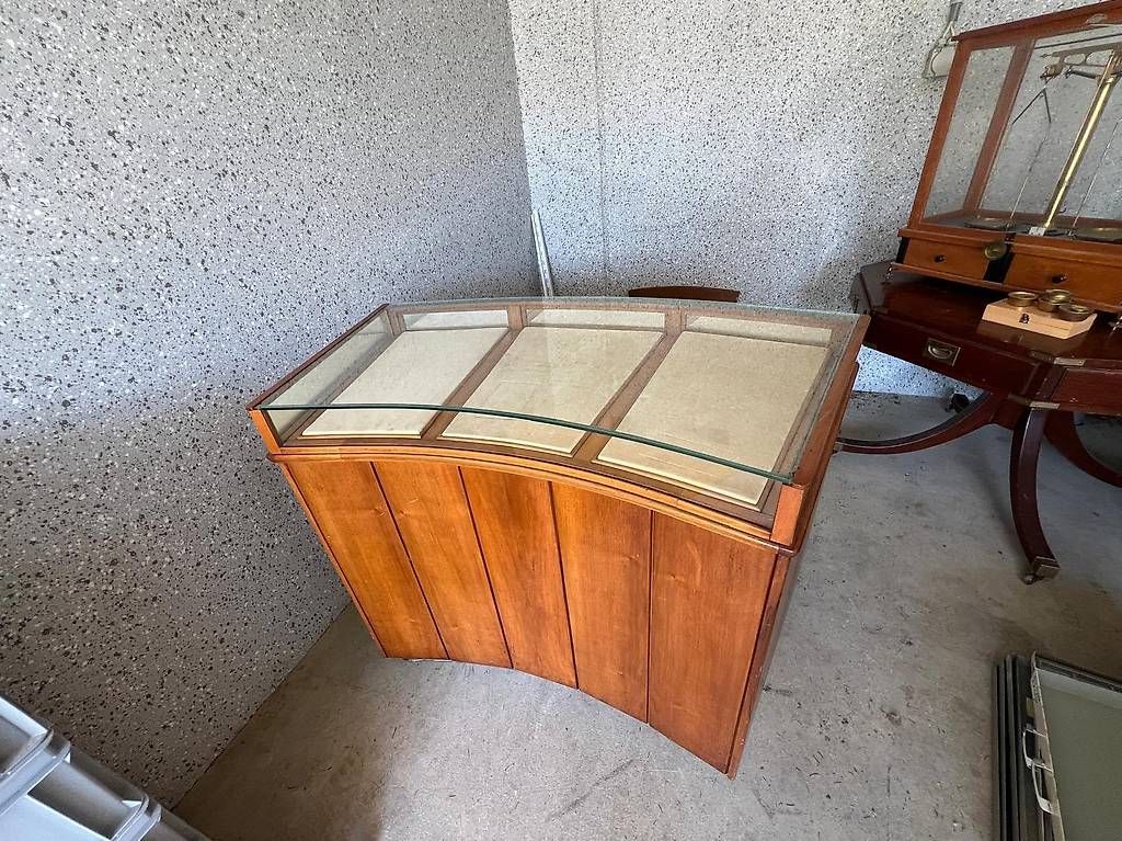 Vetrine: Vitrine  – Usato da Schwerzenbach venduto da Trendlaedeli 2