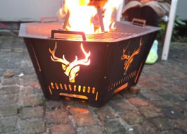Feuerstelle mit Grill - Hirsch Motiv - Neuwertig!