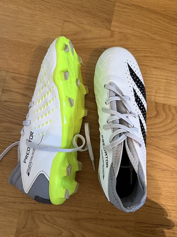 Chaussures garçon: Fussballschuhe 38.5 – D'occasion à Basel par momo.st 1