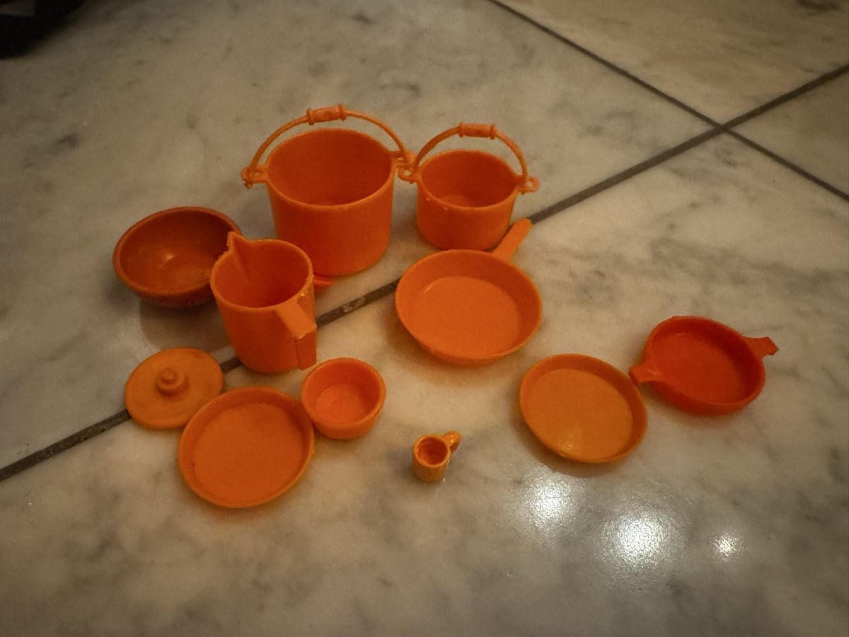 Casette per bambini: Barbie Kochgeschirr Set Orange neu – Nuovo (secondo la descrizione) da Volketswil venduto da Modelka