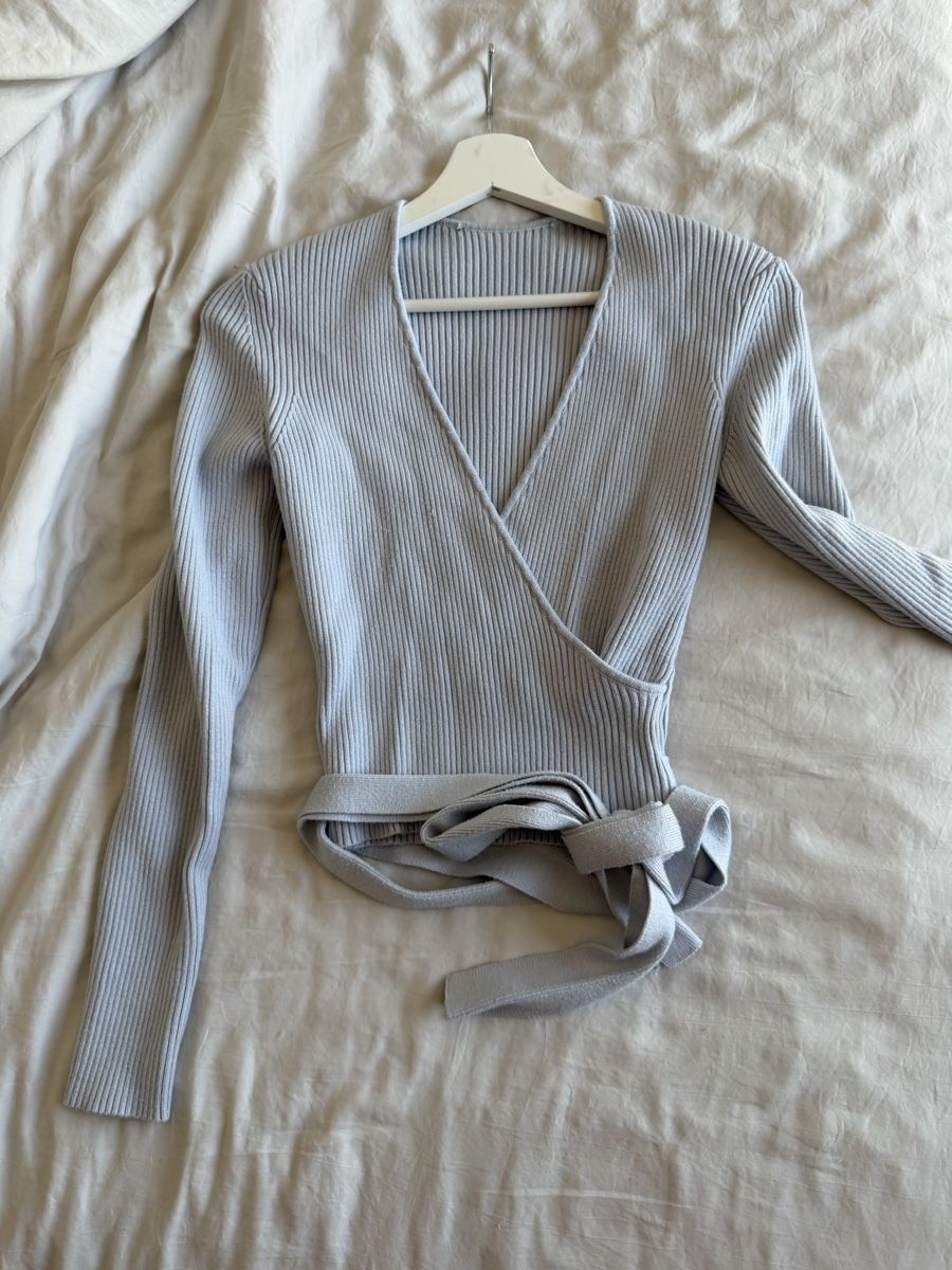 Pullover & Sweatshirts: Pullover Wickeloptik Damen hellblau Grösse S neuwertig – Gebraucht aus Winterthur von saram26 3