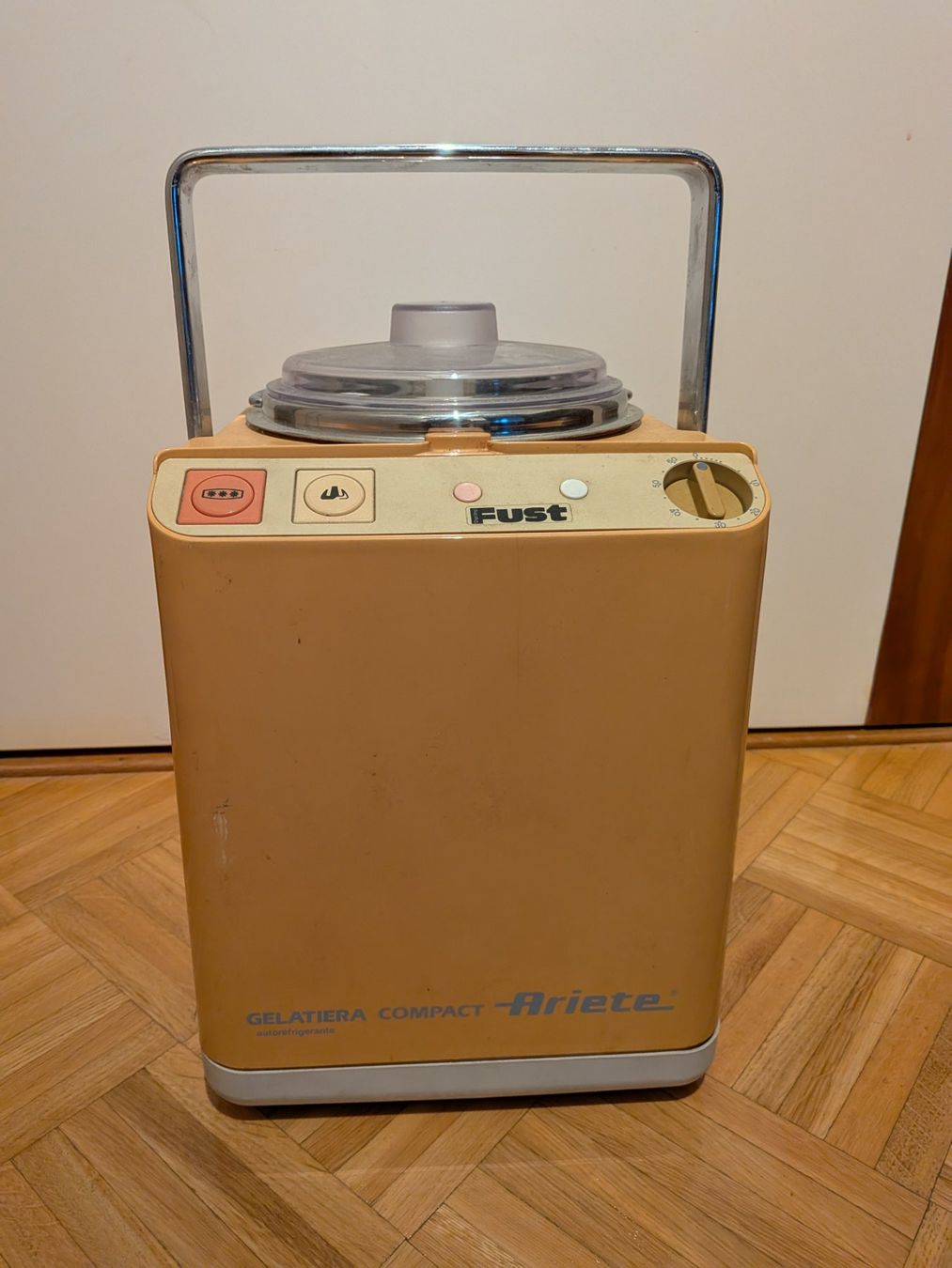 Appareils de cuisine: Gelatiera Compact Ariete – D'occasion à Plan-les-Ouates par vla_9sr9