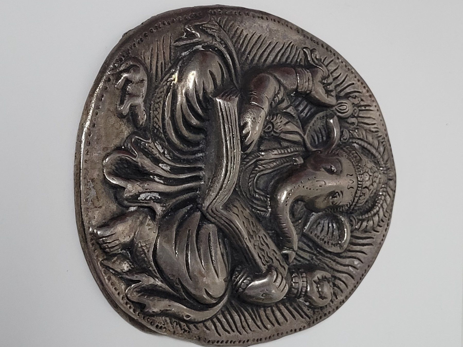 Tutte le decorazioni: Ganesha Walldecor Metall silberfarbig – Usato da Zofingen venduto da Loop_ReSale 6