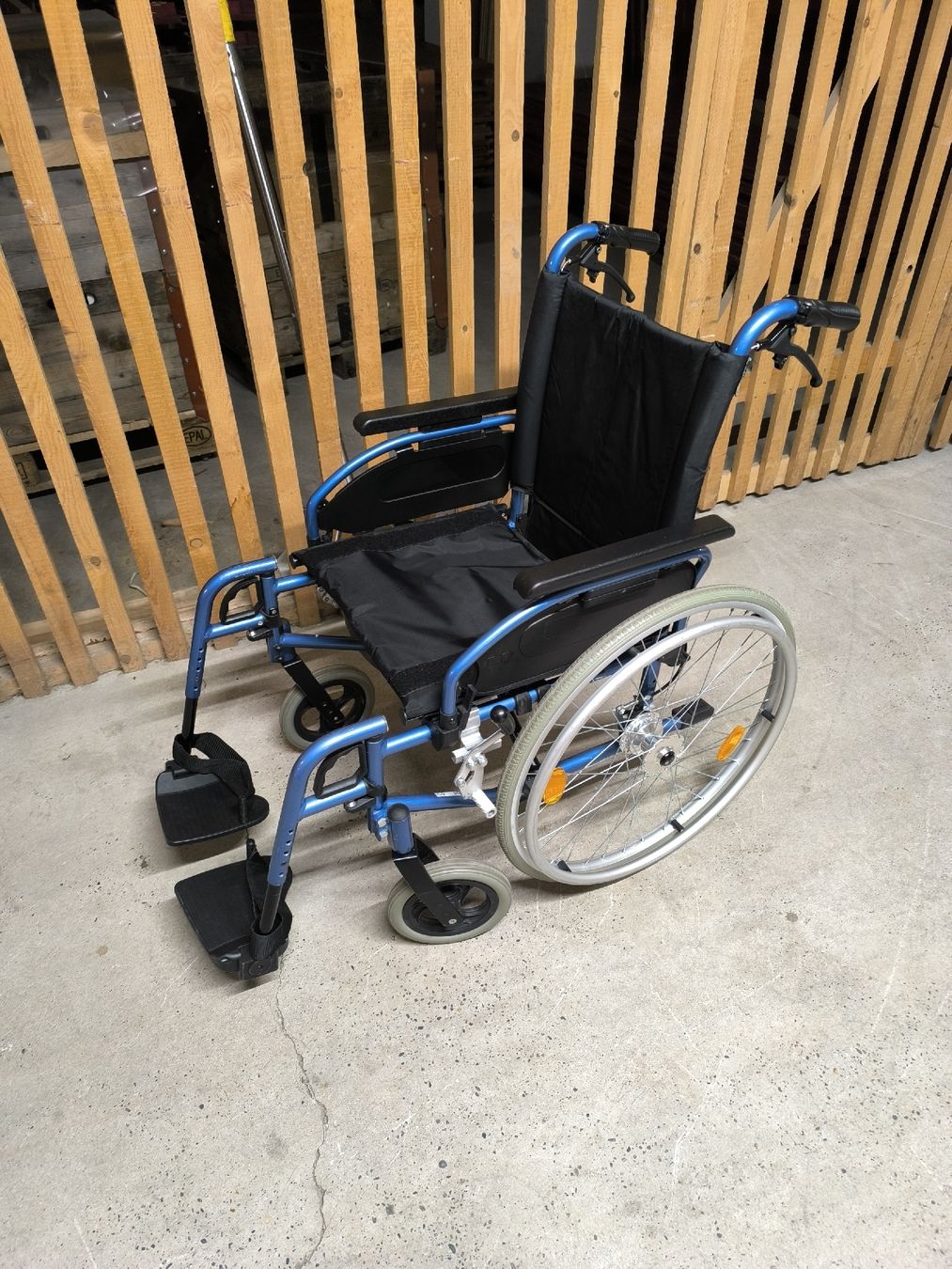 Sedie a rotelle: Rollstuhl PyroStart+ Sitzbreite ca.46 cm – Usato da Allschwil venduto da BezoBezo