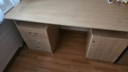 Massiver Pult/ Schreibtisch mit Schlüssel