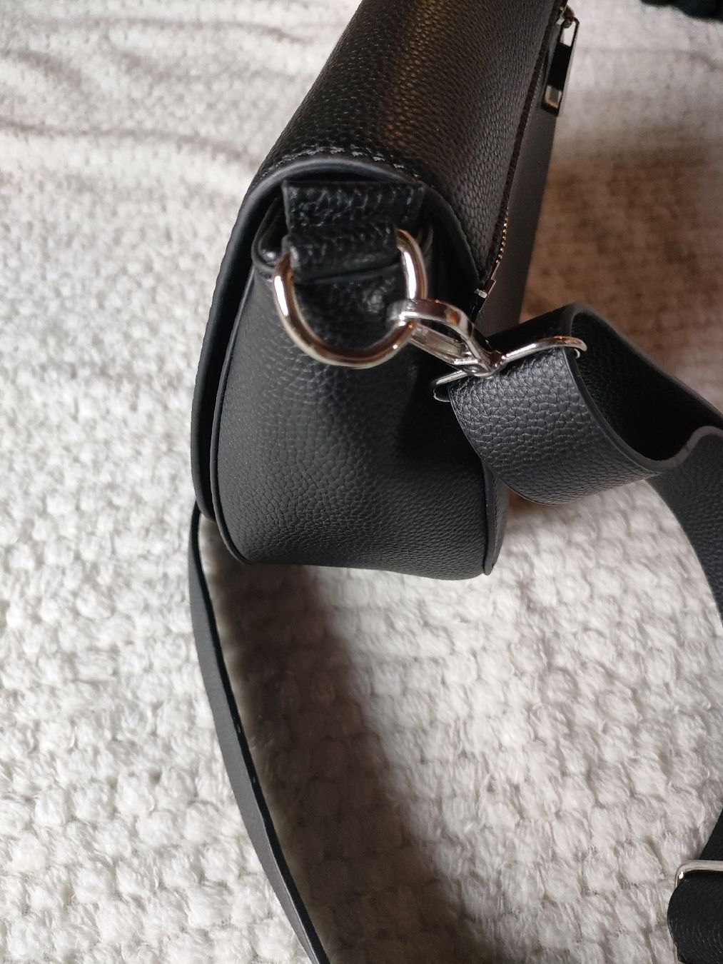 Taschen für Damen: Umhängetasche schwarz  – Neu (gemäss Beschreibung) aus Scheunen von klare2 4