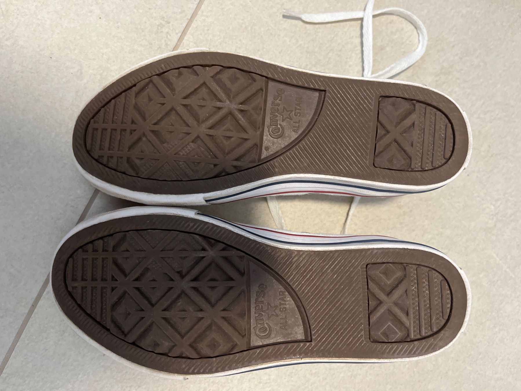 Scarpe da uomo: Converse Chuck Taylor All Star – Gr. 33 – Usato da Giubiasco venduto da martellino78 2