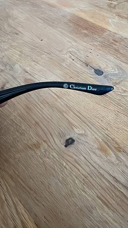 Brillen & Gläser: Sonnenbrille  – Gebraucht aus Zürich von Vasu05