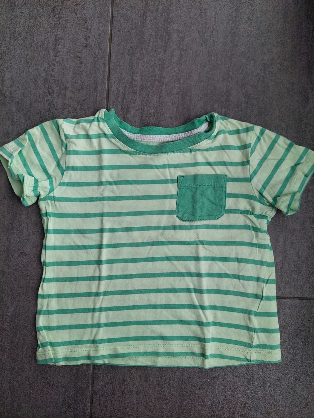 H&M Hemden, T-Shirts & Polos: H&M T-Shirt, gestreift, Gr. 98/104 – Gebraucht aus Hüntwangen von ManuM2014