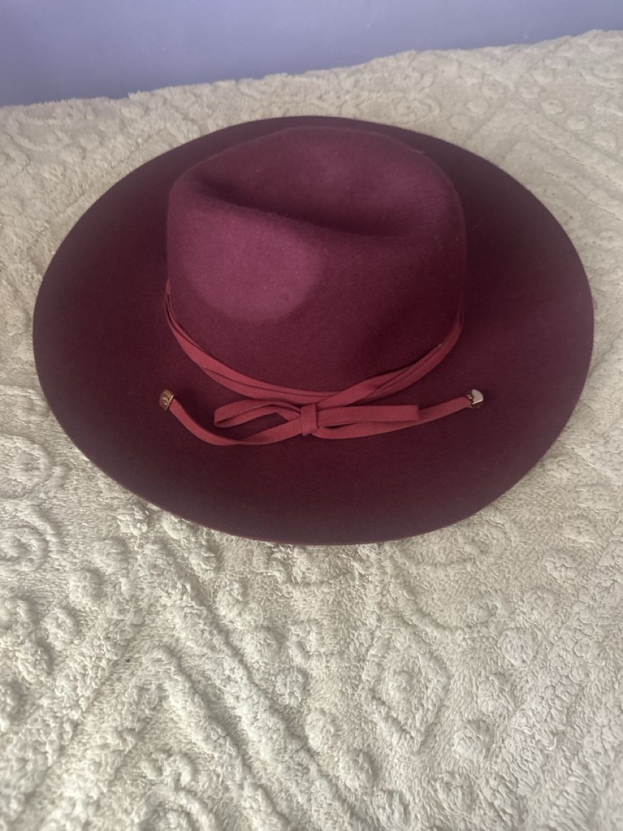 Copricapi, berretti & cappellini: Jolie chapeau bordeaux  – Nuovo (secondo la descrizione) da Vernier venduto da Chiara1907