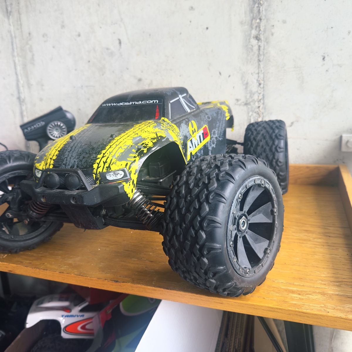 Absima 6S AMT8 Monster Truck RC-Modell mit Fernsteuerung (Gebraucht) in ...