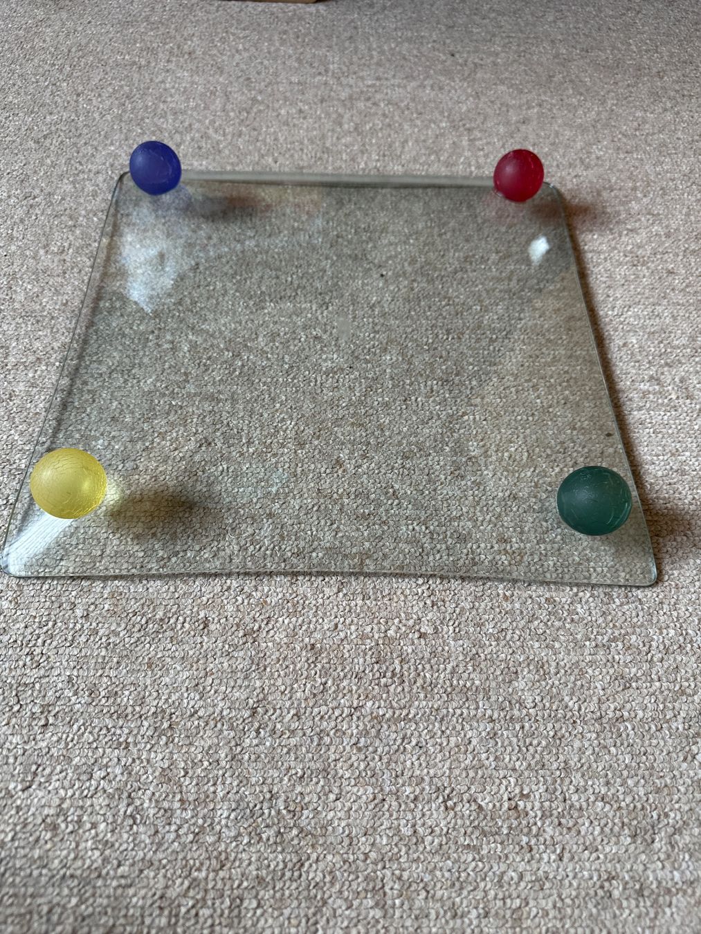 Gläser: Glasschale Quadrat mit 4 farbigen Kugeln – Gebraucht aus Buchs AG von tifena 2