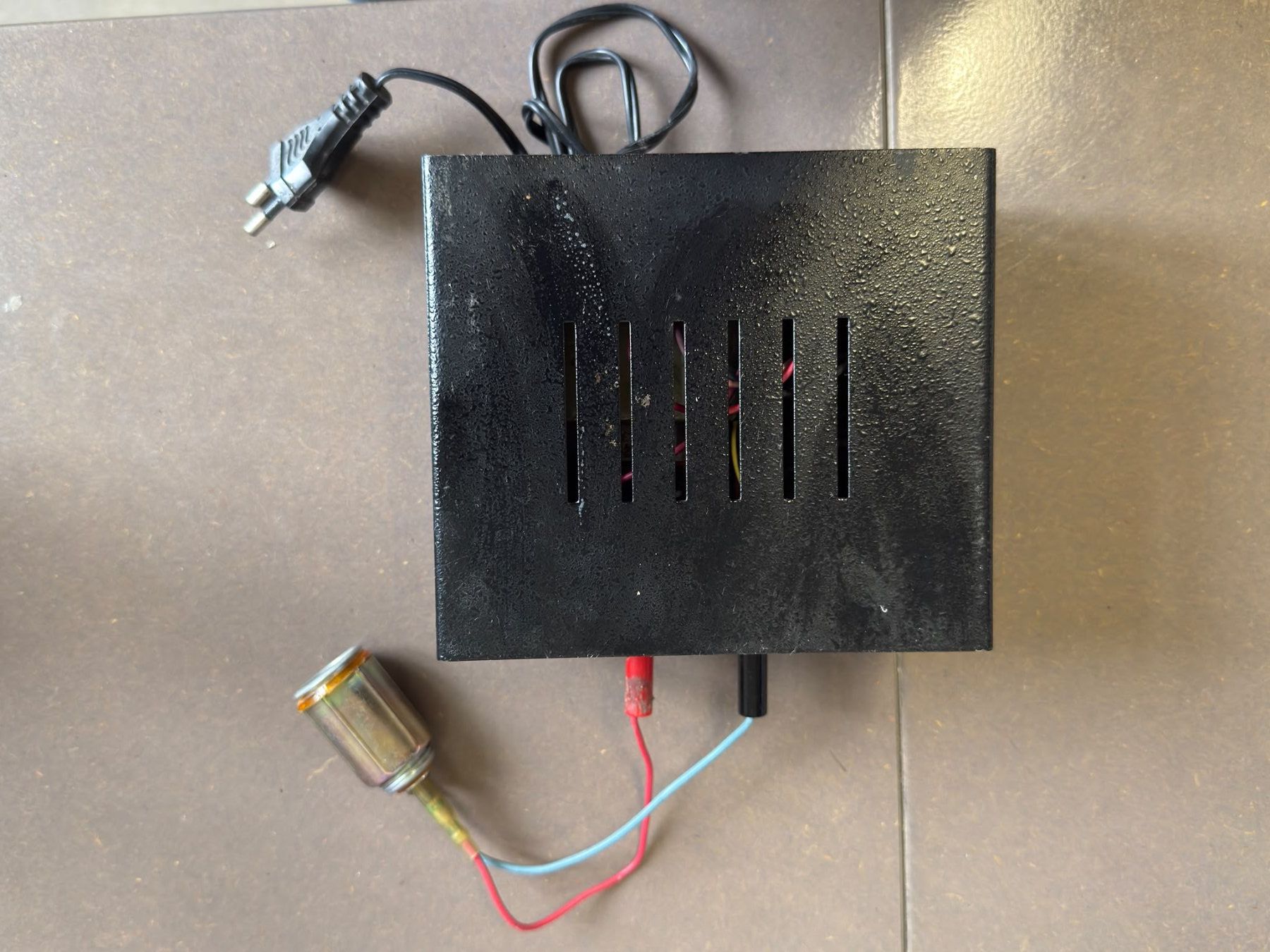 Caricabatterie: Alpha Electronics AL 2665 Netzgerät 5–15 V / 2,5 A – Usato da Luzern venduto da Elgordo7 6