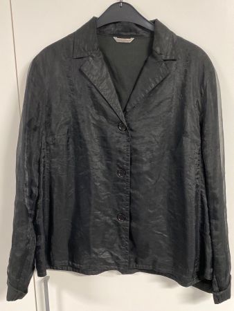 Kurz Blazer Gr. M der Marke Turnover, glänzender Stoff