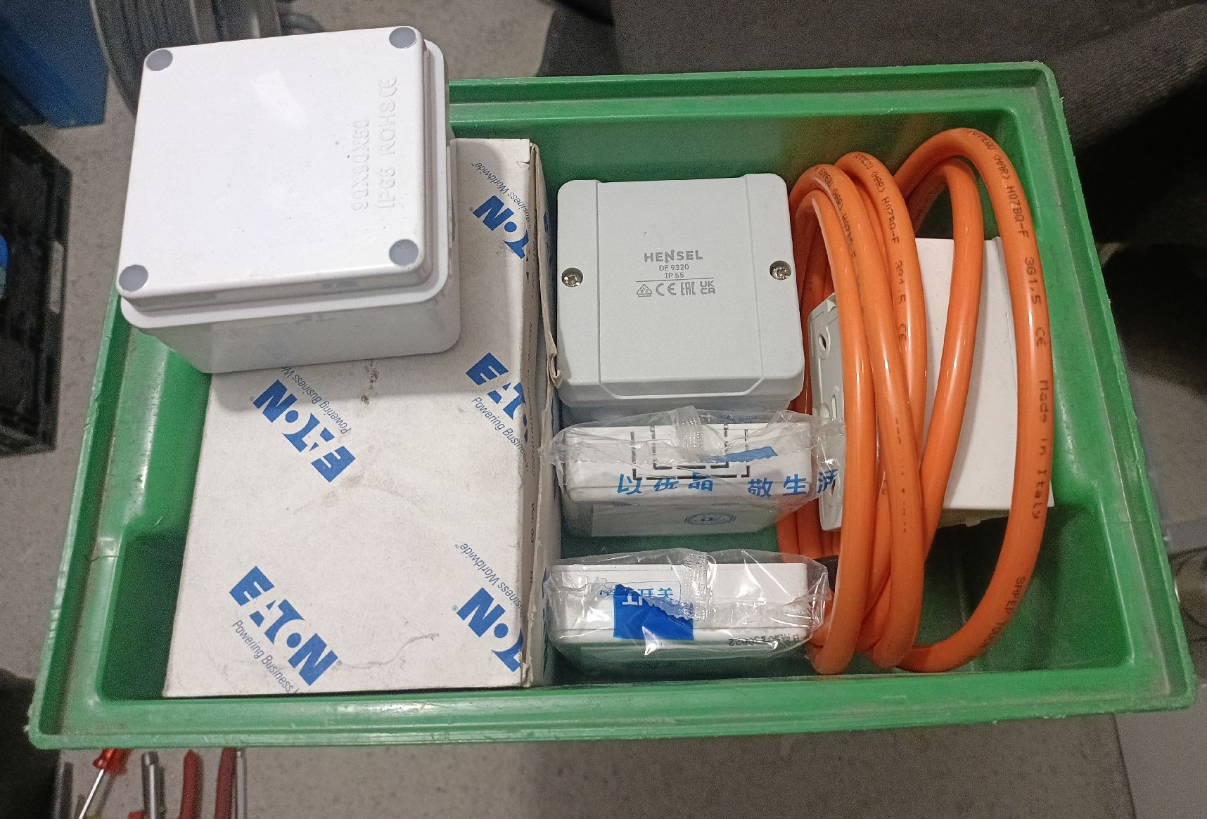 Tutti gli attrezzi: Viele Elektro Artikel neu  – Nuovo (secondo la descrizione) da Eschlikon TG venduto da nun_hnb7