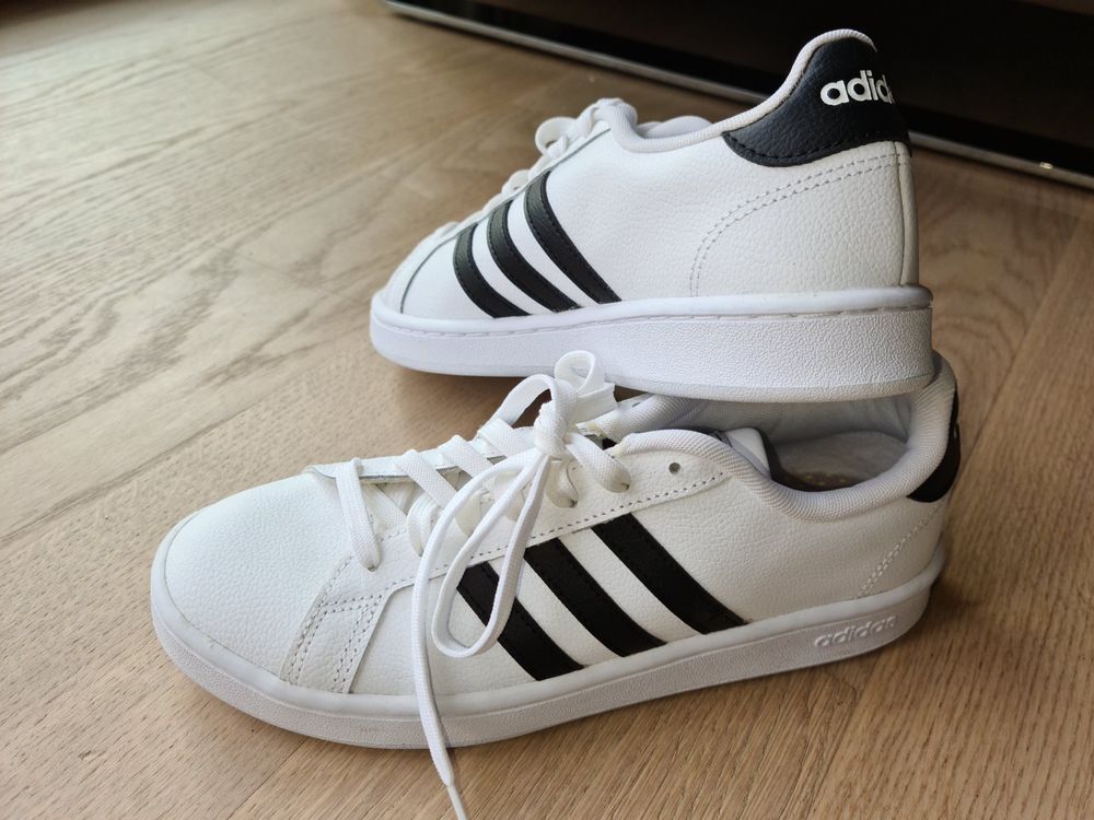 adidas gazelle silver green womens Weiße Sneakers mit Plateau Adidas Hoops 3.0 Bold W