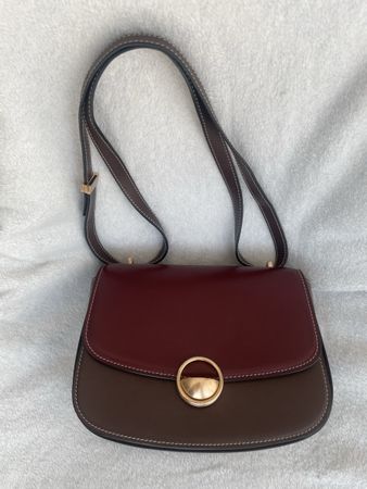 Vanessa Bruno Romy Flap Bag – Leder, Bordeaux