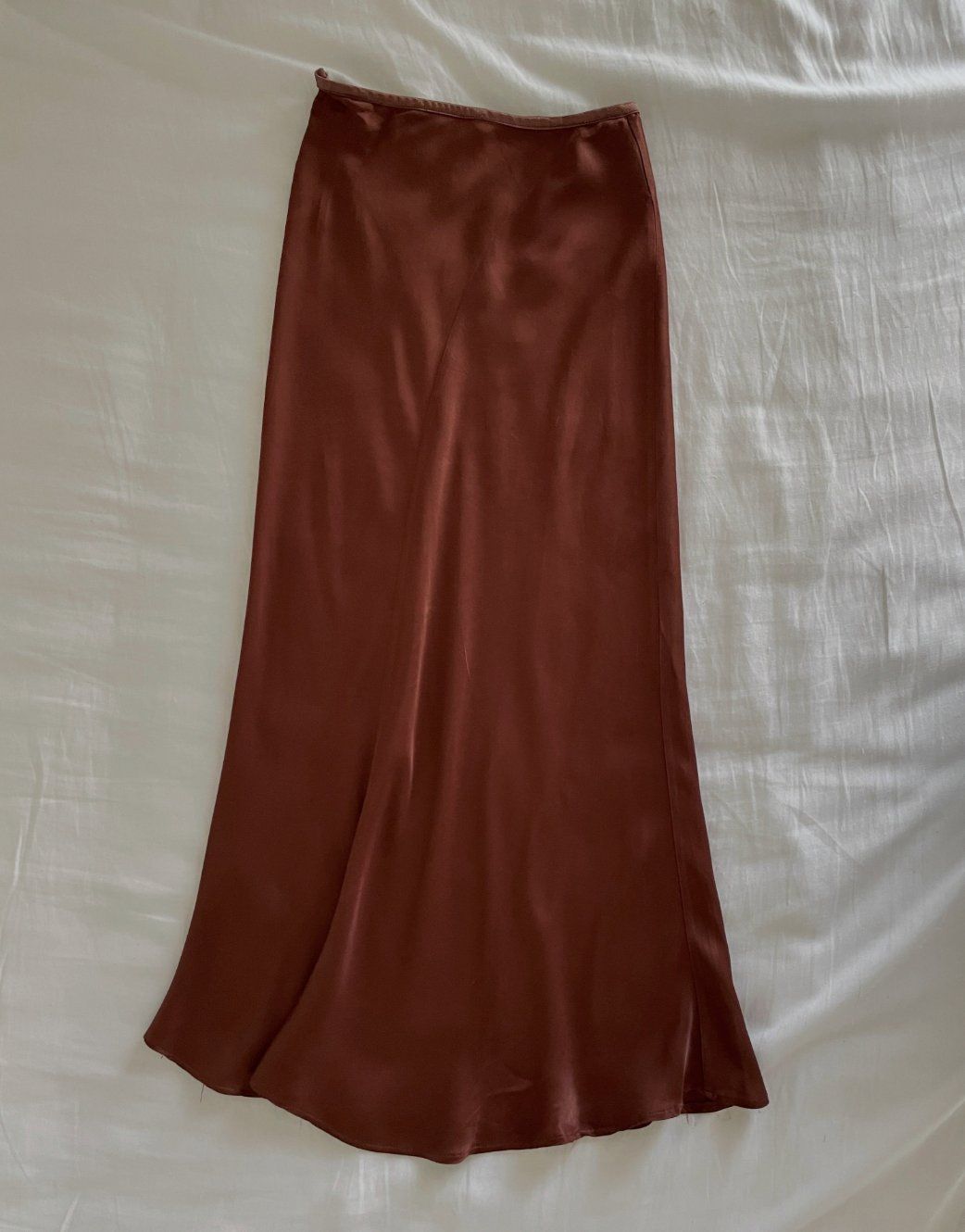 Zara Gonne: Zara brown satin skirt – Usato da Genève venduto da toandfrom