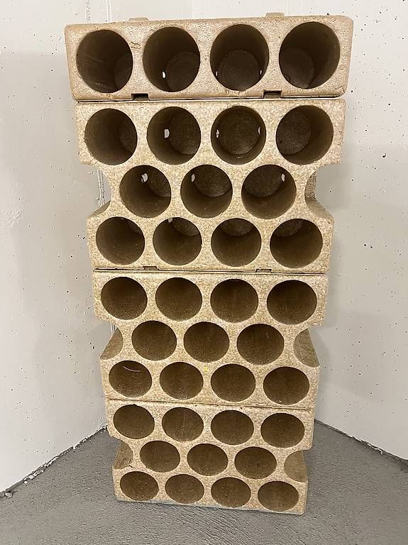 Scaffali: Flaschenregal aus Styropor, Beige – Usato da Stäfa venduto da swi7zer 1