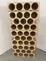 Flaschenregal aus Styropor, Beige